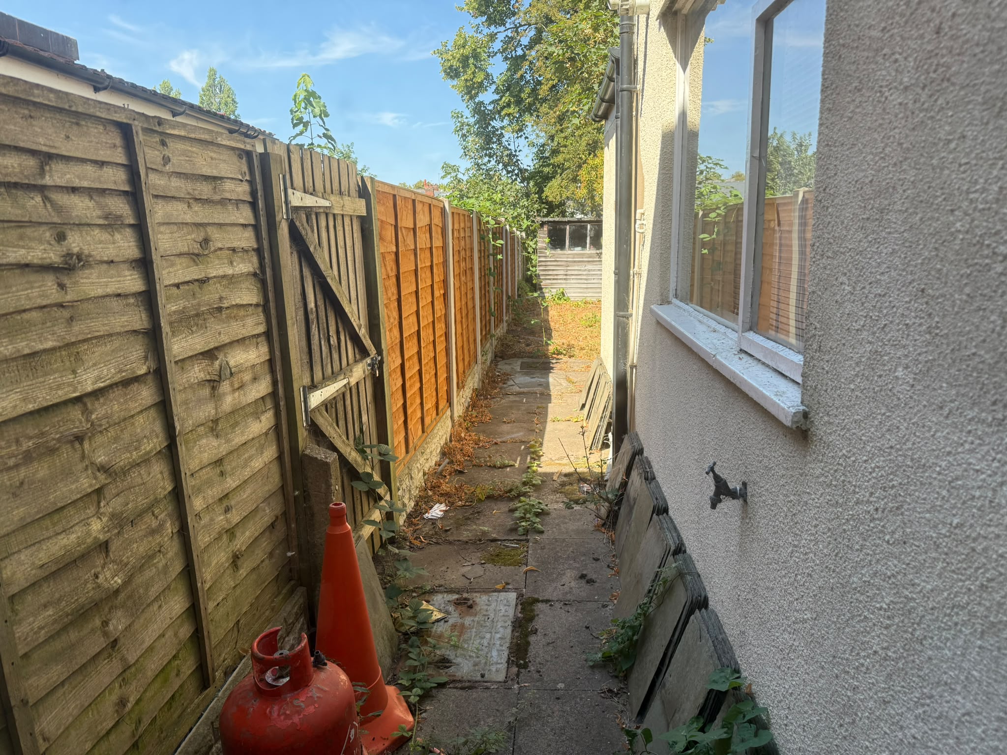 Nansen Road, B11  — photo 19
