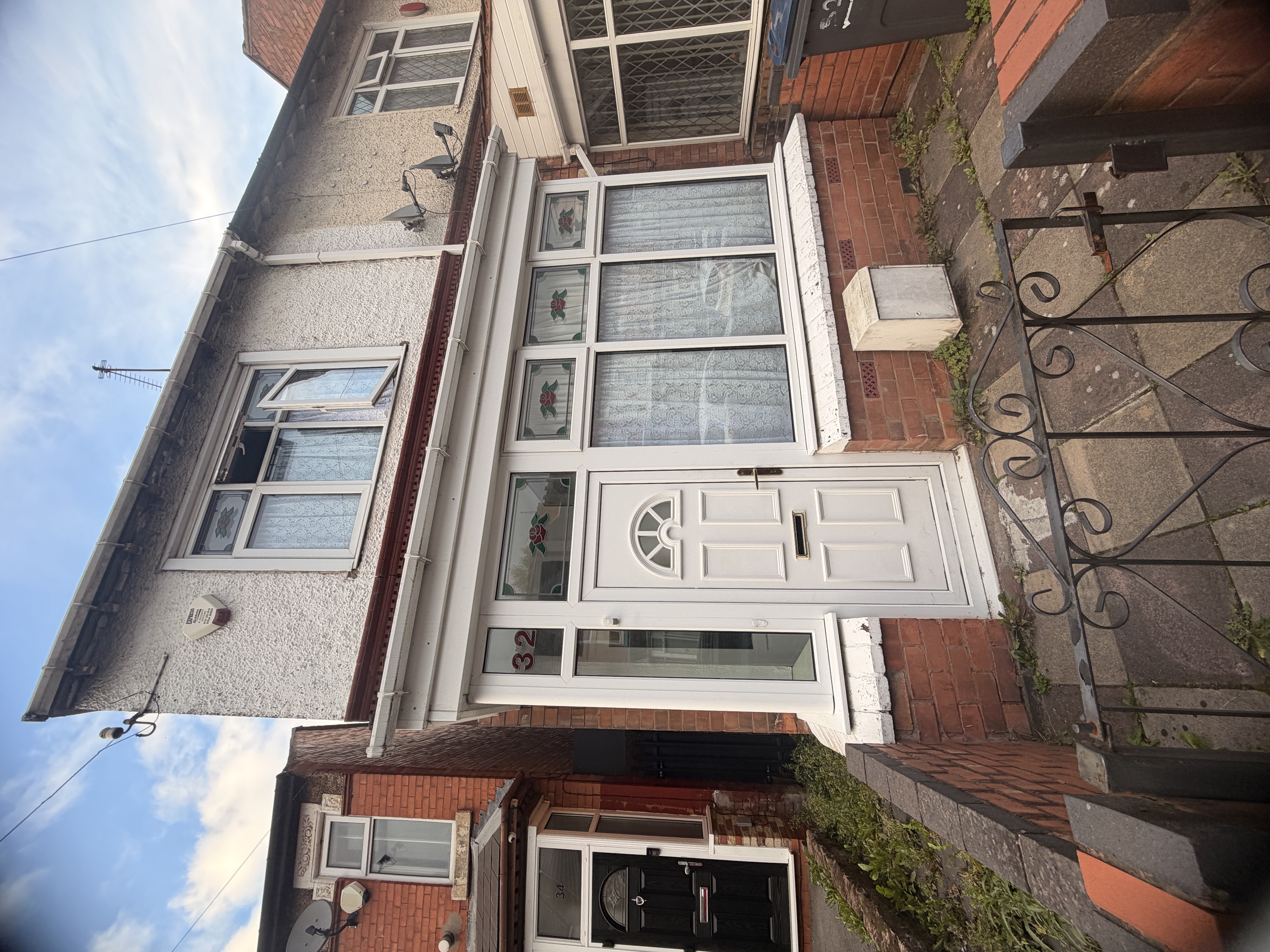 32 Grove Road, B11 — photo 1