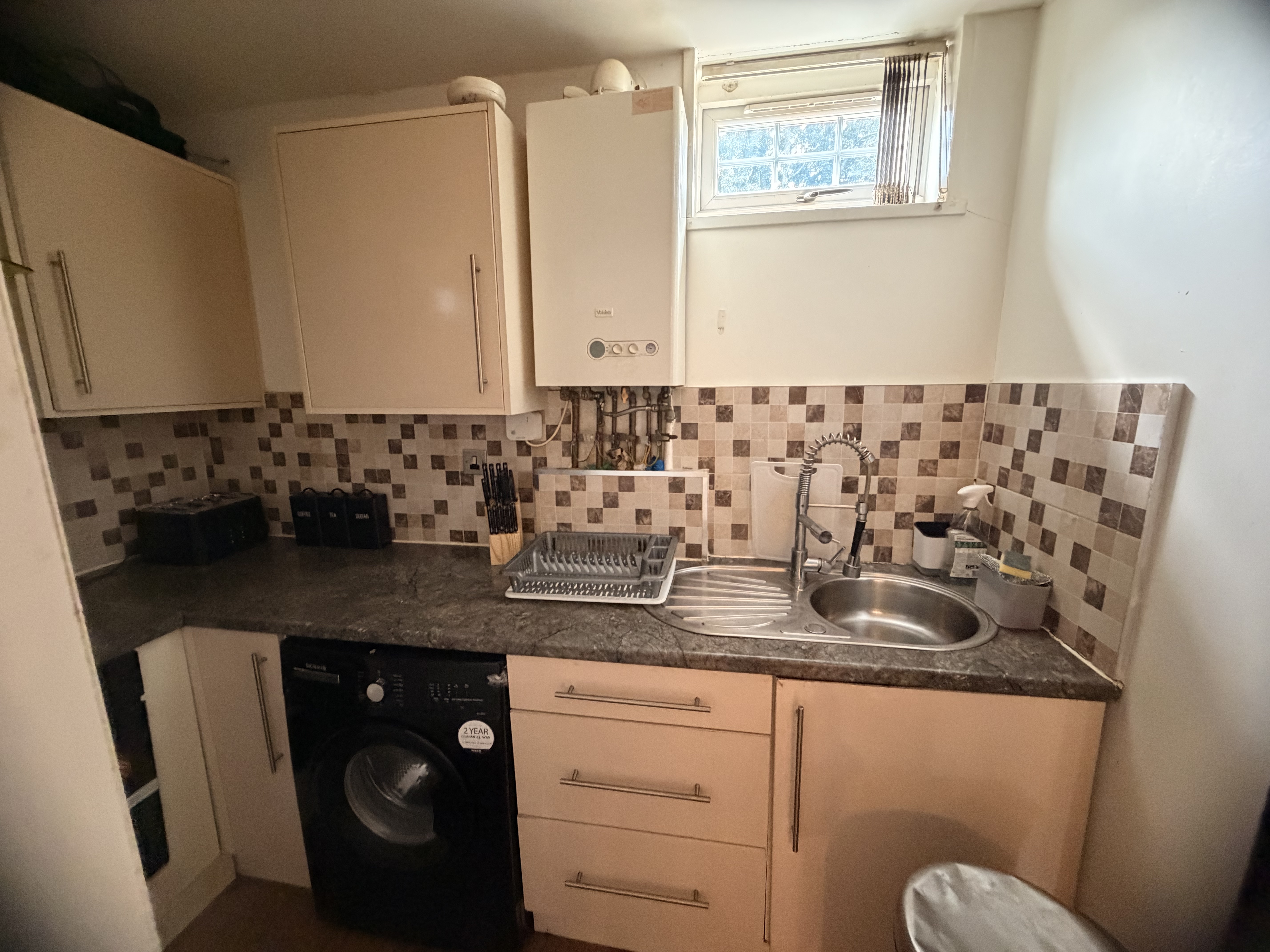 flat, 38 Woodbridge Road — photo 2