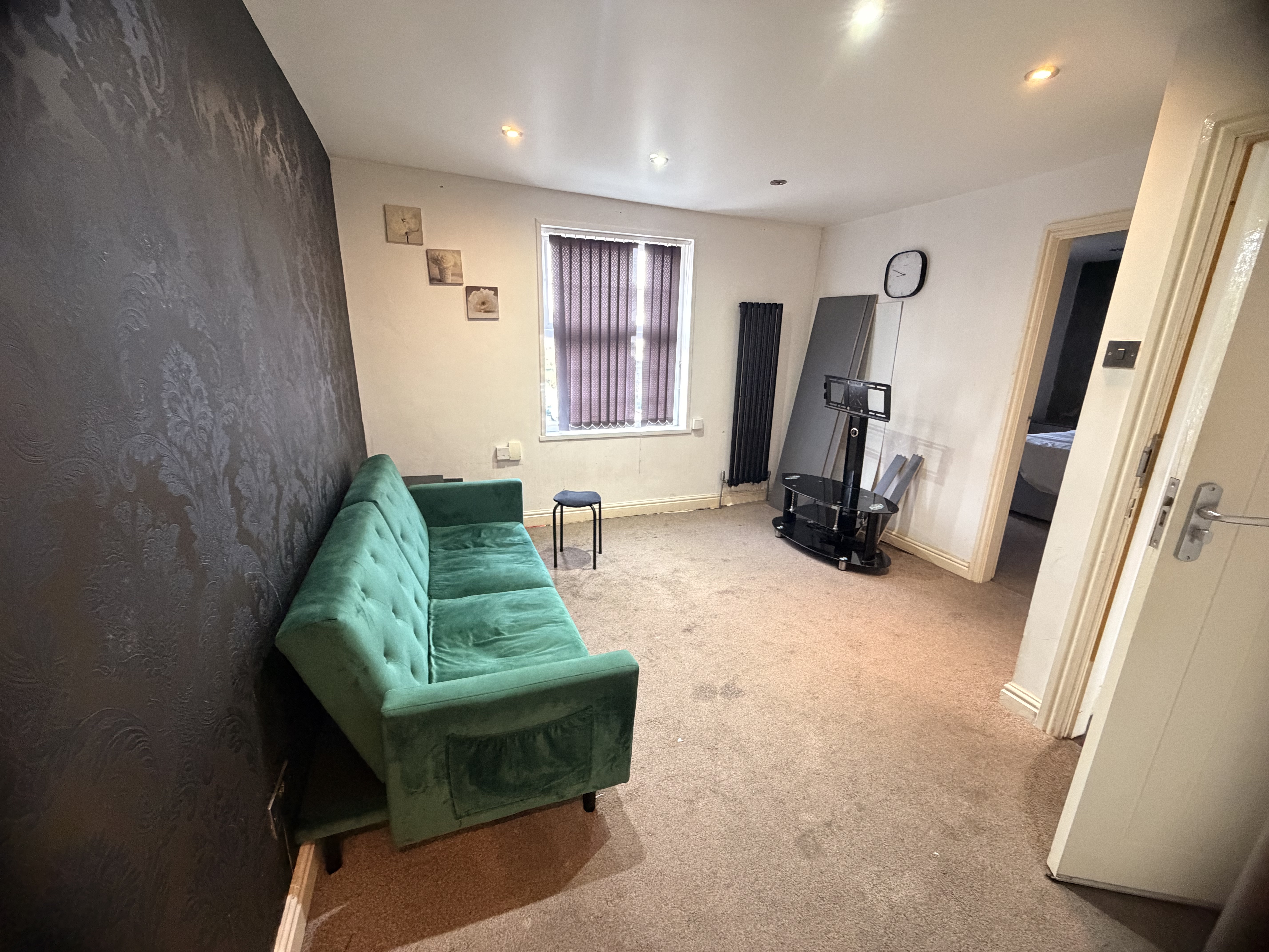 flat, 38 Woodbridge Road — photo 1